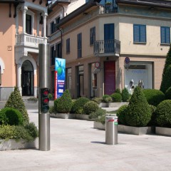 Pilomat 275/P-600A at the beginning of the pedestrian area in Legnano