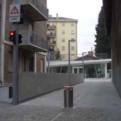 Pilomat 275/P-600A athe entrance of a private parking in Bergamo, Italy