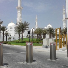 Pilomat 275/K12-900A at Gran Zayed Mosque in Abu Dhabi