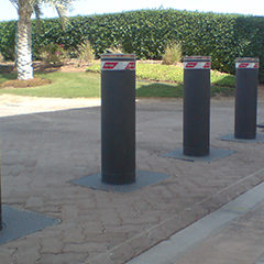 image of removable bollards installed in an government palace to protect the strategic access points and sensitive areas from terrorist attacks