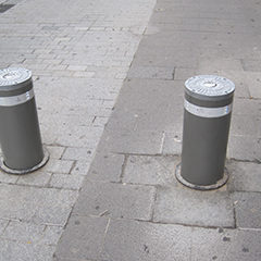 image of removable bollards installed at the entrance to a pedestrian area